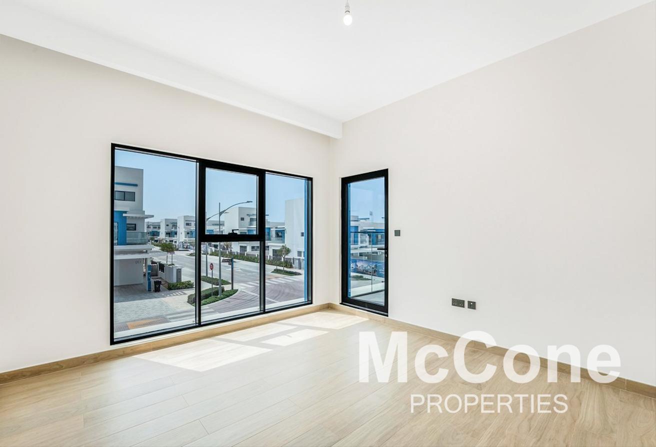 Vacant | Middle Unit | Flexible Cheques photo 15