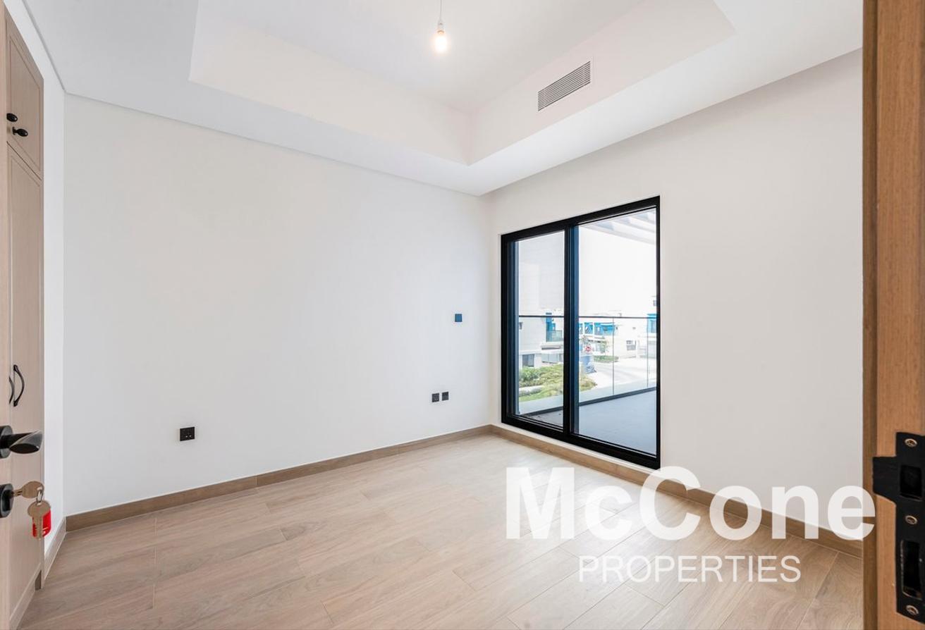 Vacant | Middle Unit | Flexible Cheques photo 6