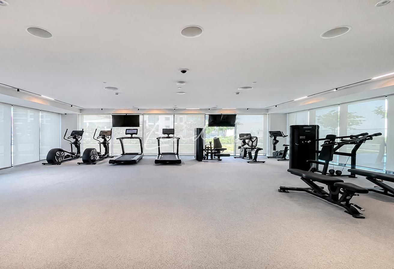 Golf Course View | High Floor | Unfurnished