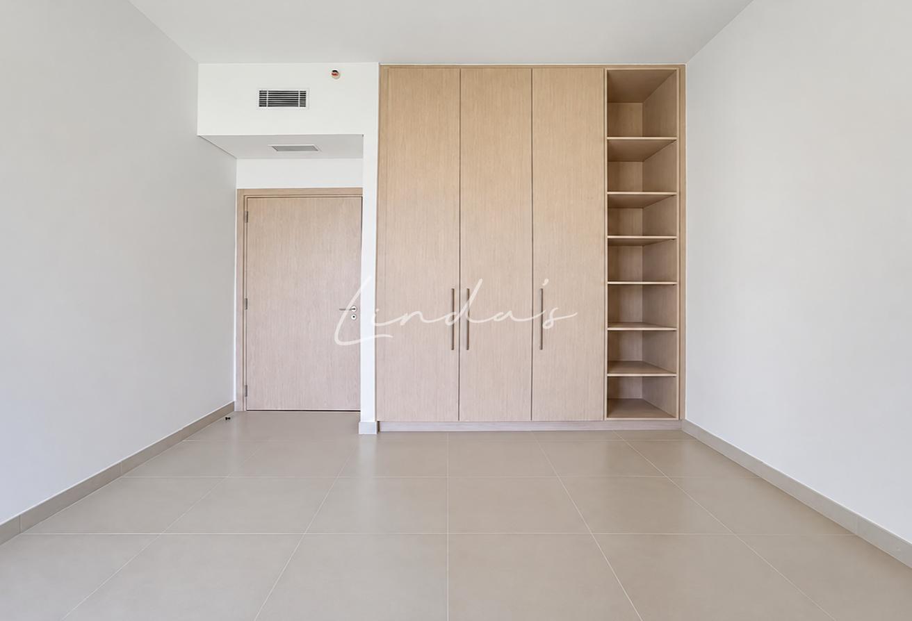 Golf Course View | High Floor | Unfurnished photo 7
