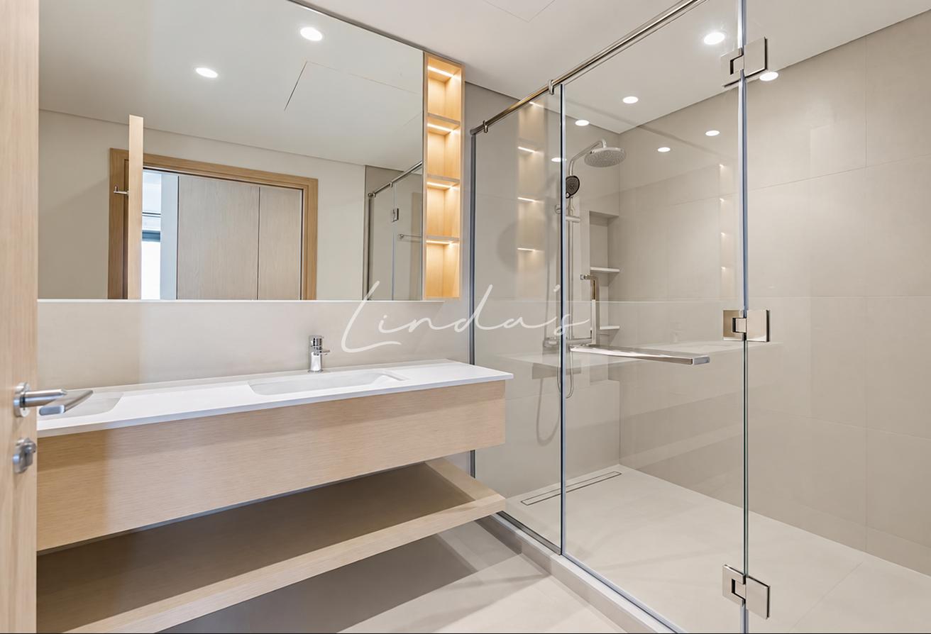 Golf Course View | High Floor | Unfurnished photo 9