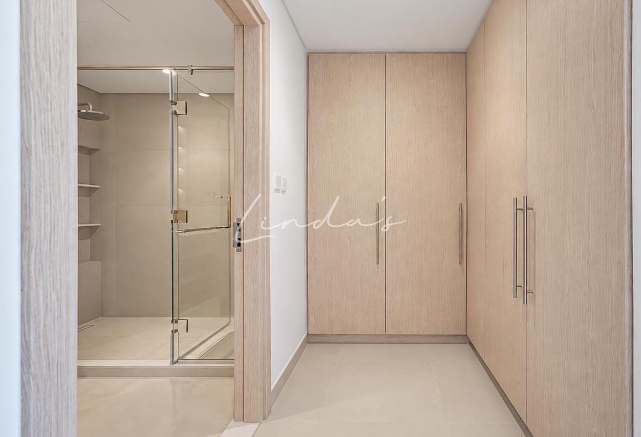 Golf Course View | High Floor | Unfurnished photo 8