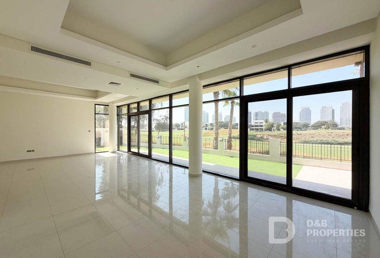 Stunning View | Excellent Condition | Spacious photo 3