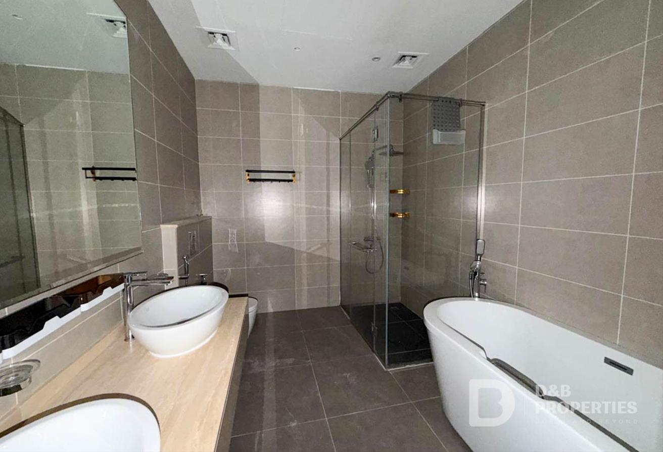 Stunning View | Excellent Condition | Spacious photo 13