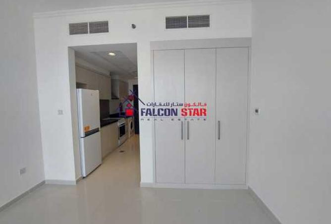 GOLF VIEW|HIGHER FLOOR FURNISHED -12 CHQ'S photo 3