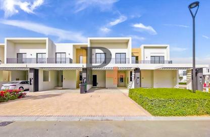 Villa - 3 - 4 for rent in Greenviews 2 - Emaar South - Dubai South (Dubai World Central) - Dubai Villa - 3 - 4 for rent in Greenviews 2 - Emaar South - Dubai South (Dubai World Central) - Dubai