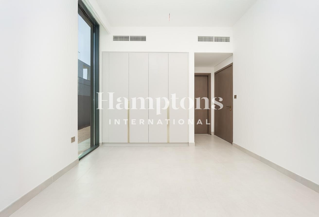 Sikka Backing | Handed Over | Ready to Move photo 4