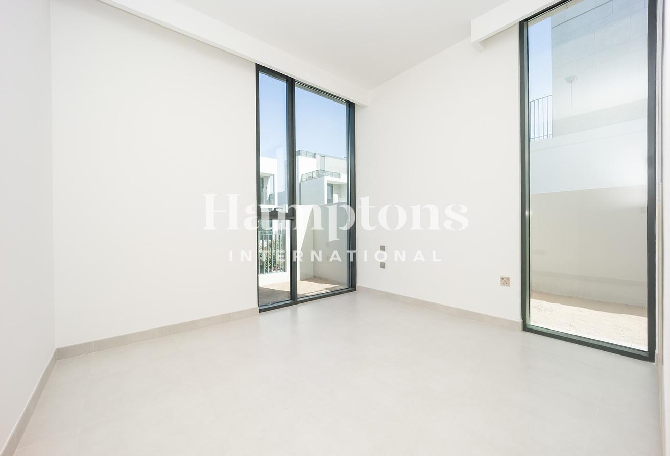 Sikka Backing | Handed Over | Ready to Move photo 9