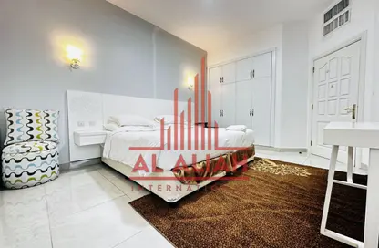Apartment - 2 Bedrooms - 2 Bathrooms for rent in Tourist Club Area - Abu Dhabi