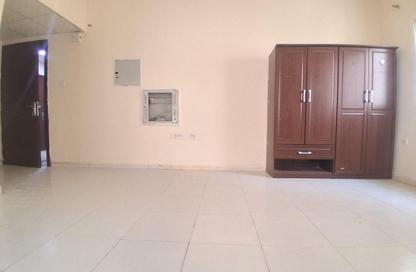 Apartment - Studio - 1 Bathroom for rent in Fire Station Road - Muwaileh - Sharjah