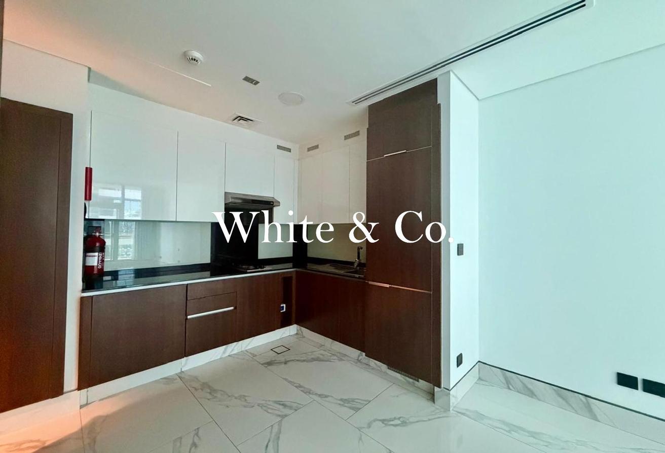 Vacant Now | Prime Location | Unfurnished photo 5