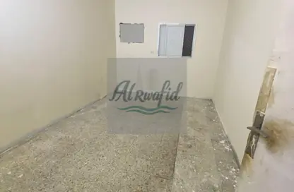 سكن عمال - استوديو - 8 حمامات للبيع في الصجعة الصناعية - الصجعة - الشارقة