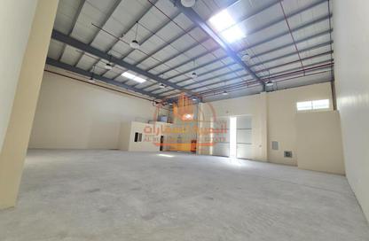 Warehouse - Studio - 2 Bathrooms for rent in Umm Al Thuoob - Umm Al Quwain