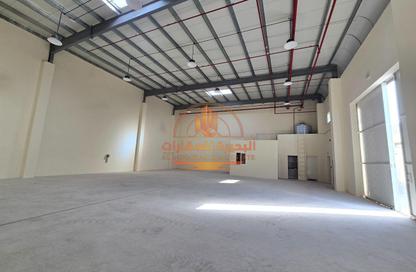 Warehouse - Studio - 2 Bathrooms for rent in Umm Al Thuoob - Umm Al Quwain