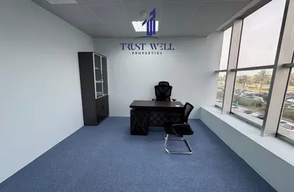 Office Space - 1 Bedroom - 4 Bathrooms for rent in Al Sawari Tower - Al Khalidiya - Abu Dhabi