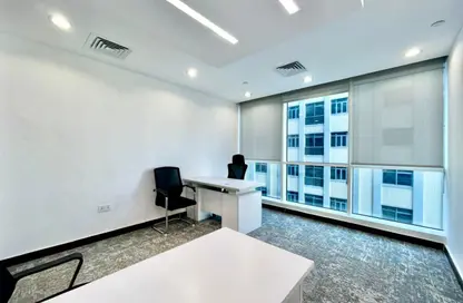 مكتب - استوديو - 4 حمامات للايجار في شارع حمدان - أبوظبي