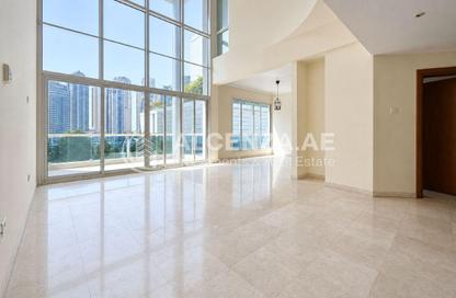 Apartment - 3 Bedrooms - 4 Bathrooms for rent in Emerald Residence - Dubai Marina - Dubai