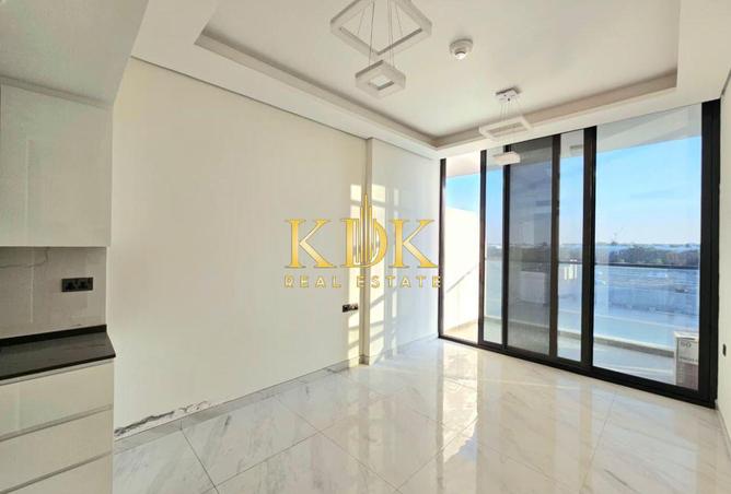 Elegant Studio | With Parking | Unfurnished Unit photo 3