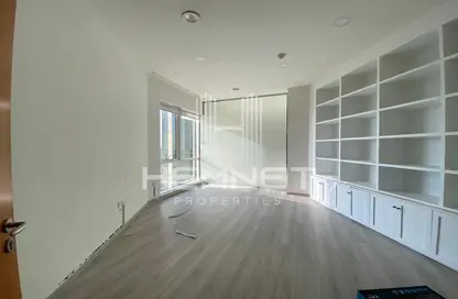 مكتب للايجار في فندق فيرمونت - شارع الشيخ زايد - دبي