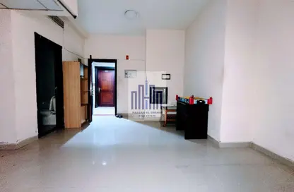 Apartment - Studio - 1 Bathroom for rent in Muwaileh - Sharjah
