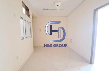 Apartment - 2 Bedrooms - 1 Bathroom for rent in Fire Station Road - Muwaileh - Sharjah