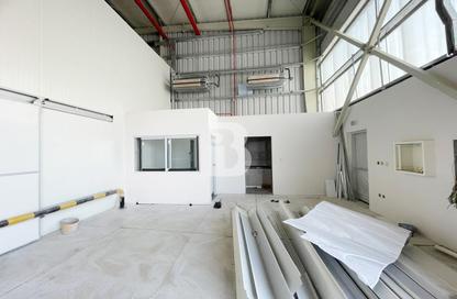 Warehouse - Studio - 2 Bathrooms for rent in Ras Al Khor Industrial - Ras Al Khor - Dubai