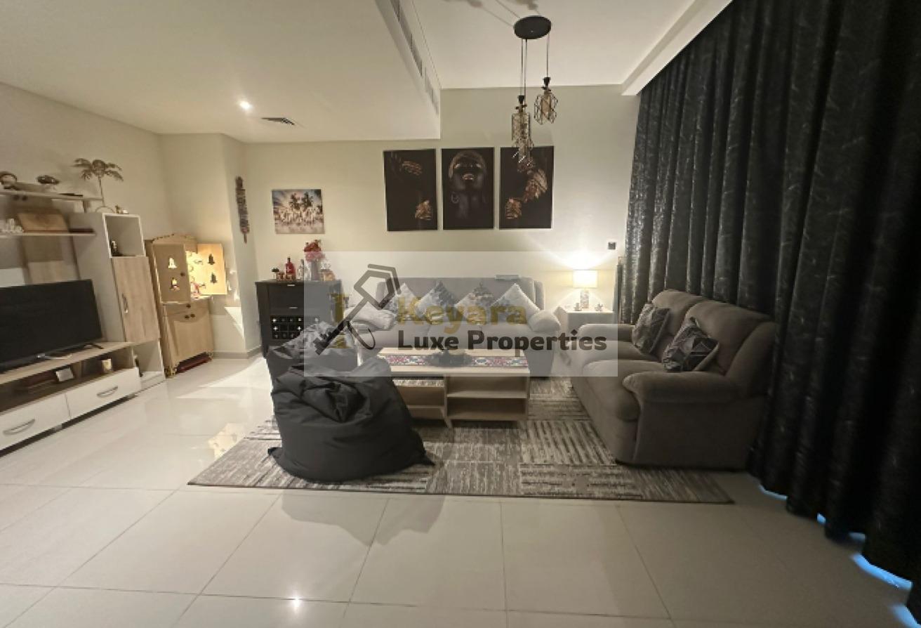 Upgraded | Vacant | Layout R2m11B photo 2