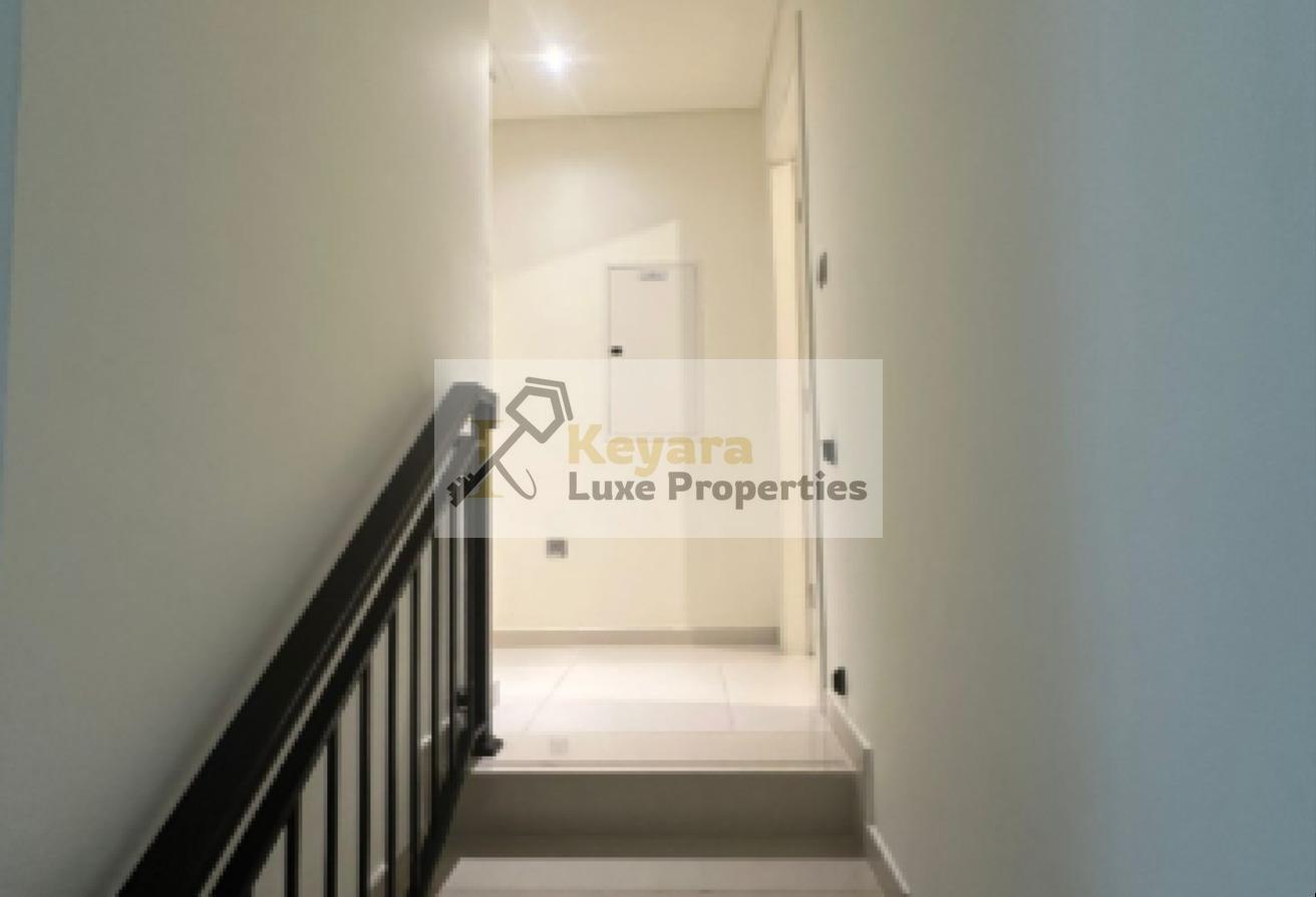 Upgraded | Vacant | Layout R2m11B photo 13