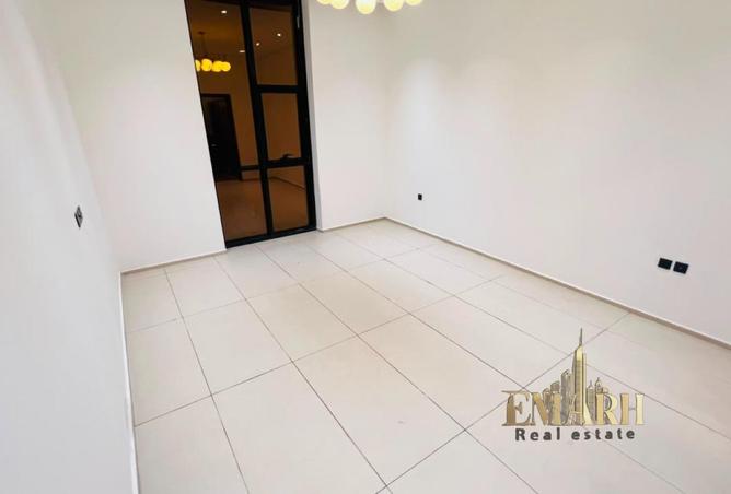 111864180 - Property Image 2