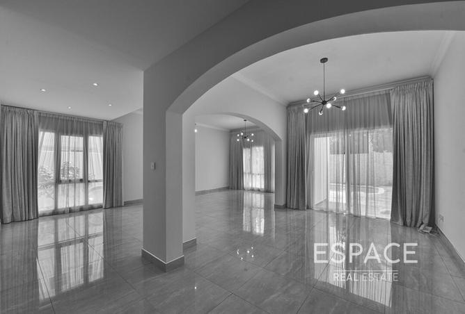 121543805 - Property Image 2