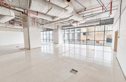 Retail - Studio - 4 Bathrooms for rent in Al Fattan Marine Tower - Al Fattan Marine Towers - Jumeirah Beach Residence - Dubai