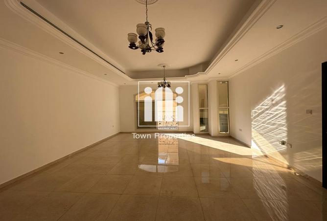 121542803 - Property Image 2