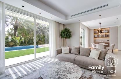 Villa - 5 Bedrooms - 5 Bathrooms for sale in Meadows 9 - Meadows - Dubai