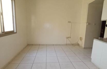 Apartment - Studio - 1 Bathroom for rent in Bu Tina - Al Sharq - Sharjah Apartment - Studio - 1 Bathroom for rent in Bu Tina - Al Sharq - Sharjah