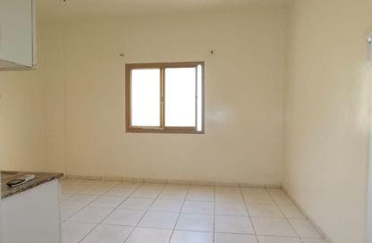 Apartment - Studio - 1 Bathroom for rent in Bu Tina - Al Sharq - Sharjah