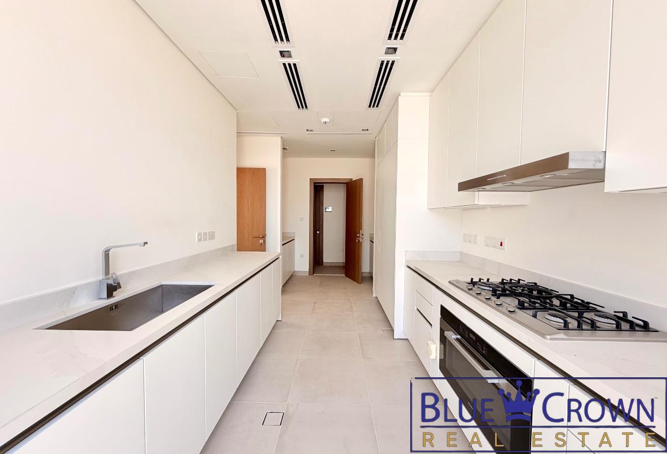 Ultra Luxury 4BR + Maid Villa | Brand New | Pool photo 14