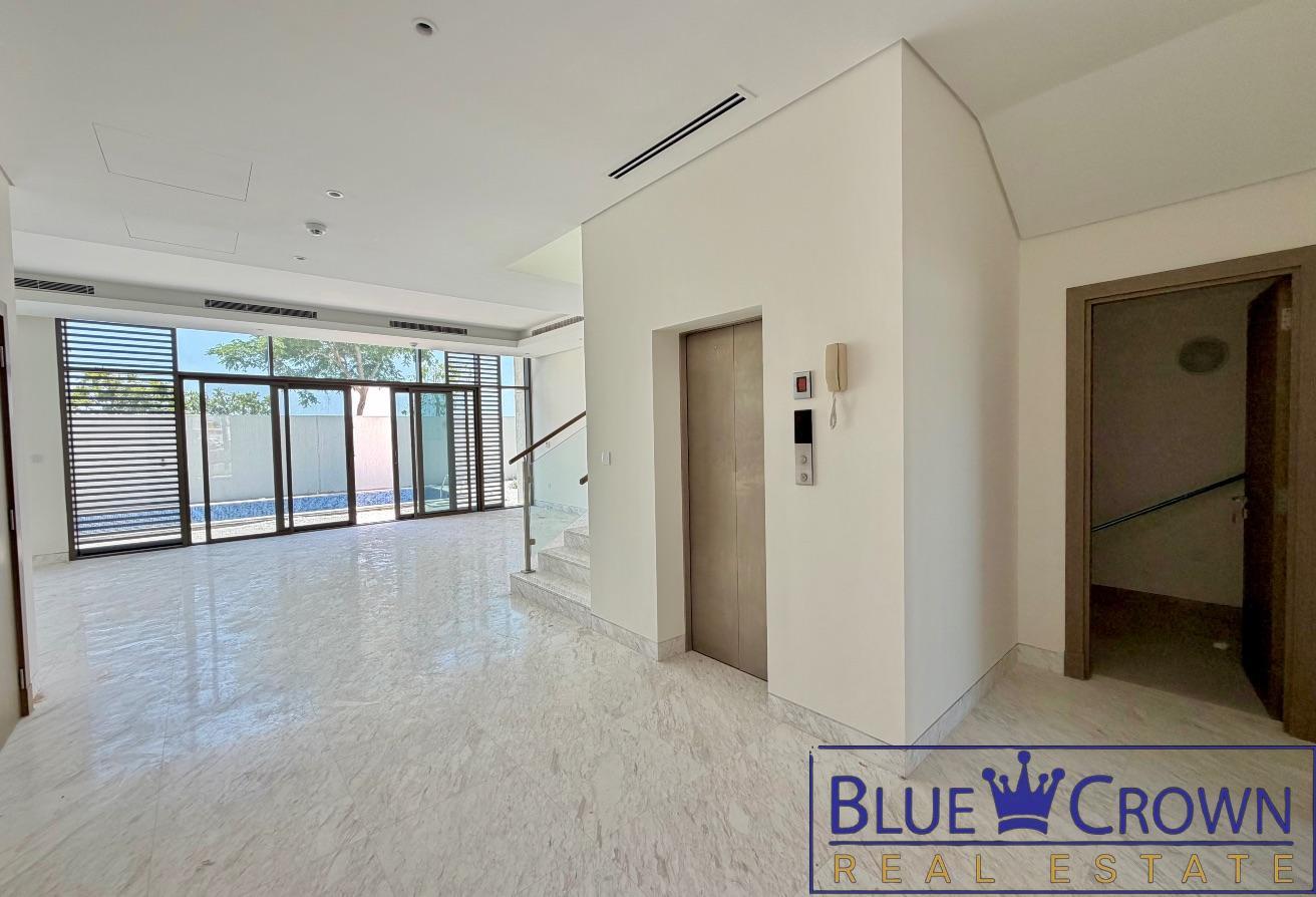 Ultra Luxury 4BR + Maid Villa | Brand New | Pool photo 4