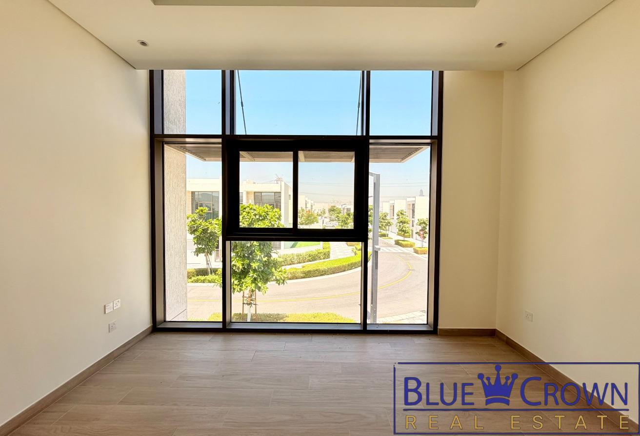 Ultra Luxury 4BR + Maid Villa | Brand New | Pool photo 7