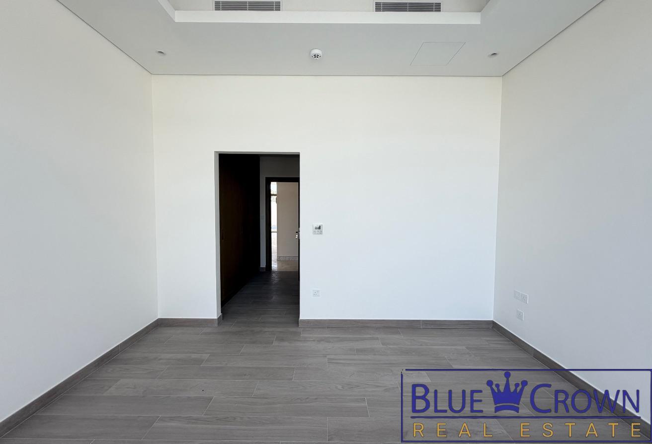Ultra Luxury 4BR + Maid Villa | Brand New | Pool photo 8