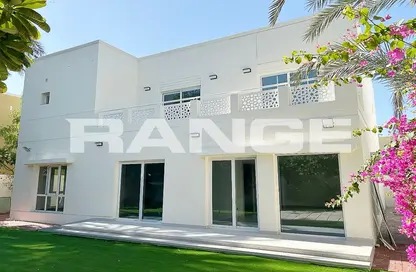 Villa - 5 Bedrooms - 6 Bathrooms for rent in Meadows 2 - Meadows - Dubai Villa - 5 Bedrooms - 6 Bathrooms for rent in Meadows 2 - Meadows - Dubai