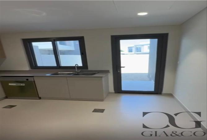 73748320 - Property Image 3