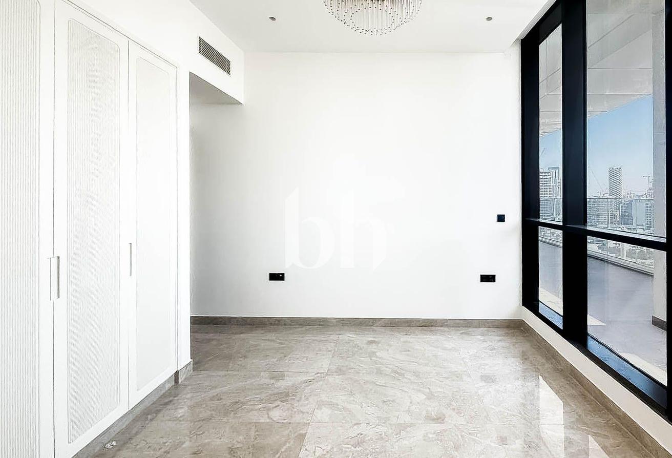 Semi-Furnished with white Goods| Ready| with Maids photo 10