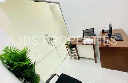Office Space - Studio - 1 Bathroom for rent in Red Avenue - Al Garhoud - Dubai