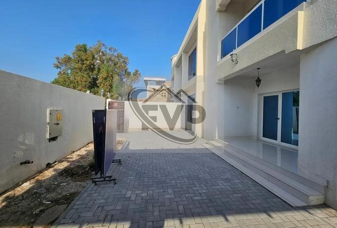 74237430 - Property Image 2