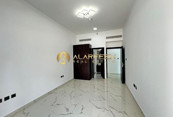 Bright 1 BR | Modern Living | Excellent Location photo 2