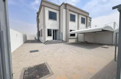 Villa - 5 Bedrooms - 5 Bathrooms for rent in Al Tai - Sharjah