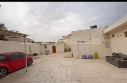 Apartment - 7+ - 7 for sale in Al Sabkha - Al Riqqa - Sharjah Apartment - 7+ - 7 for sale in Al Sabkha - Al Riqqa - Sharjah
