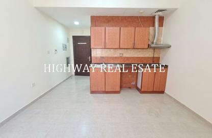 Apartment - Studio - 1 for rent in Muwailih Building - Muwaileh - Sharjah