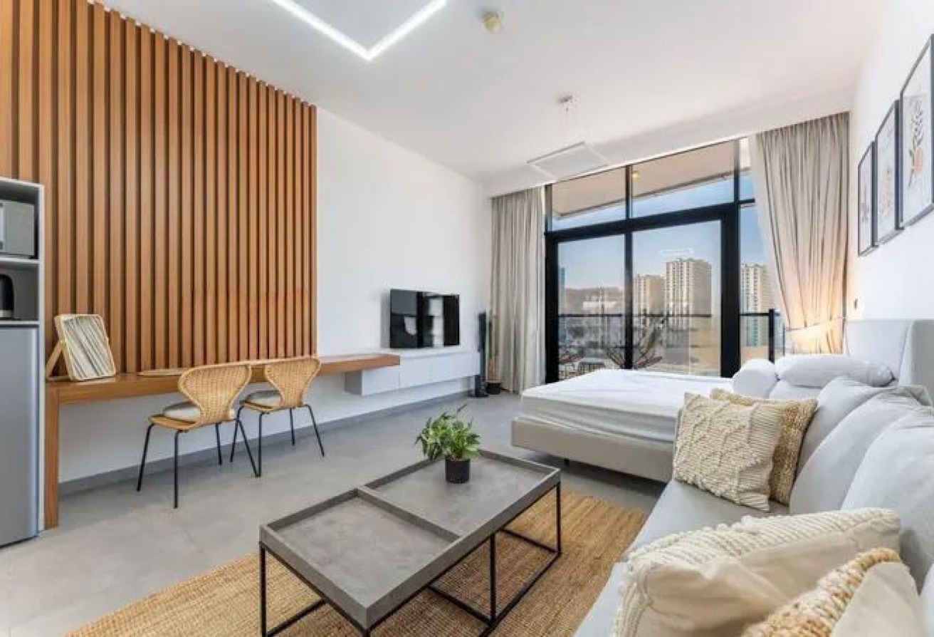 FULLY FURNISHED | WITH BALCONY | VACANT