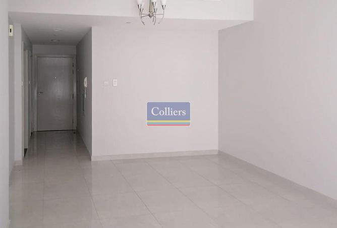 Just Vacated | Bright and Airy Studio | Book Now photo 2